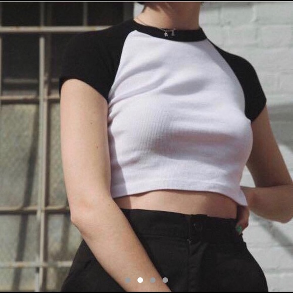 Brandy melville bella top super rare! - Picture 2 of 2